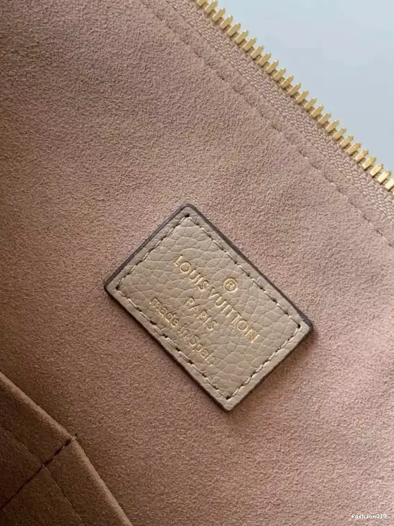 LOUIS TOTE V VUITTON MM 0426